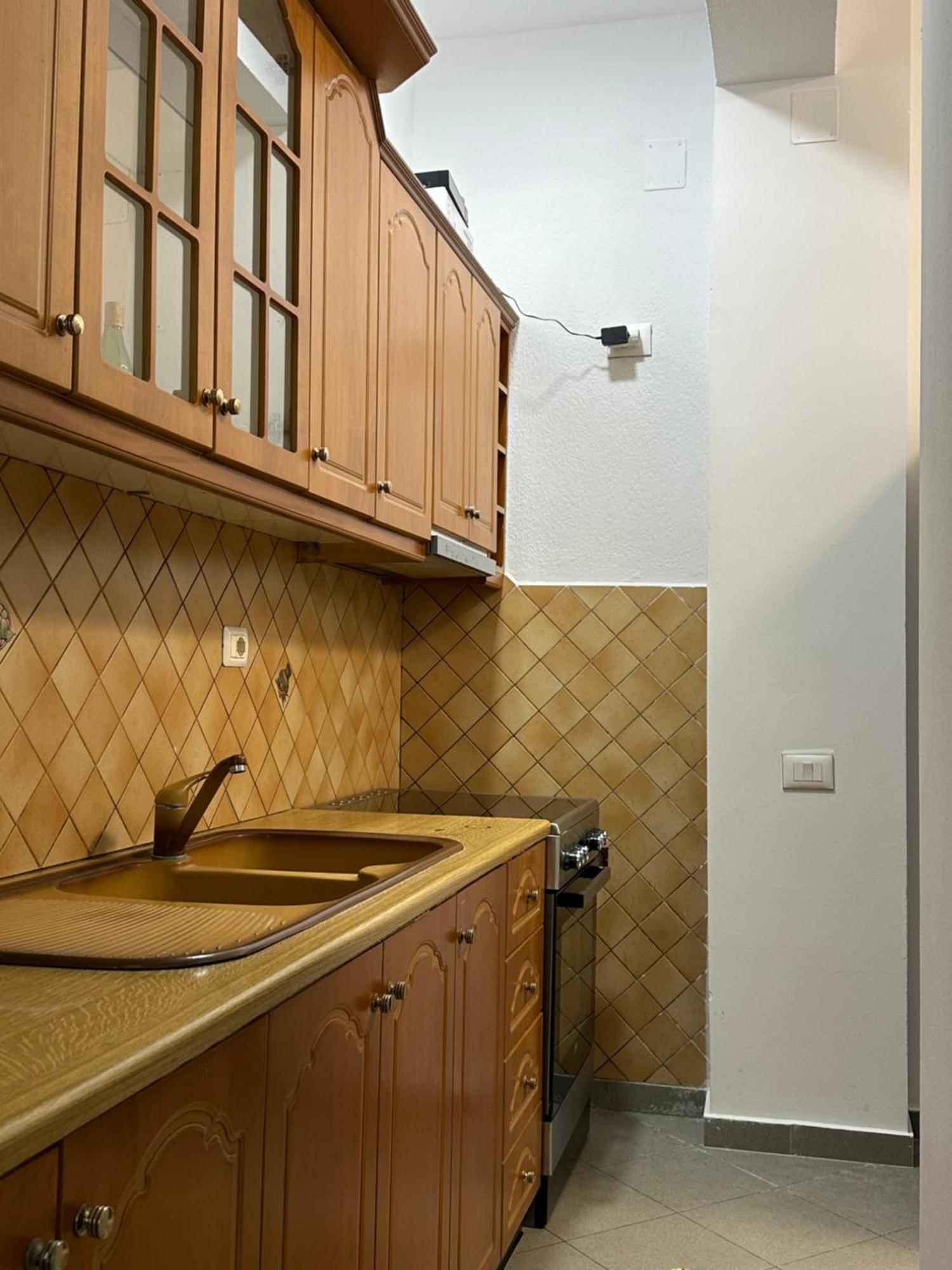 Lola'S Rooms Gjirokaster Bagian luar foto